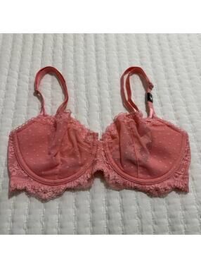 Victoria’s Secret 32DD Polka Dot Push-up w/o Padding Bra Pink NWT $38.50